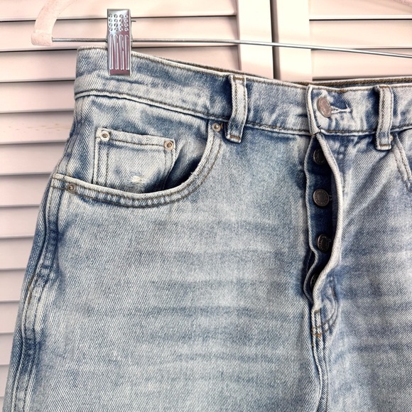 PacSun Baggy Jean Shorts Distressed Button Fly Blue Raw Hem Size 27 - Picture 5 of 6
